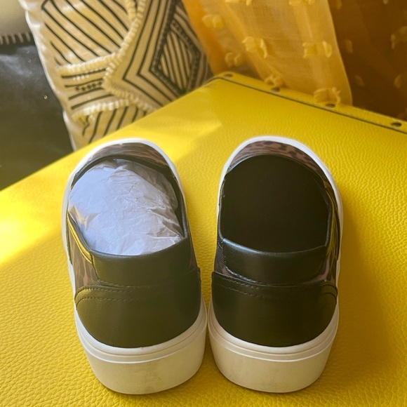 STEVE MADDEN MURPHY BLACK/LEOPARD LOW-TOP SNEAKER: - Picture 8 of 16